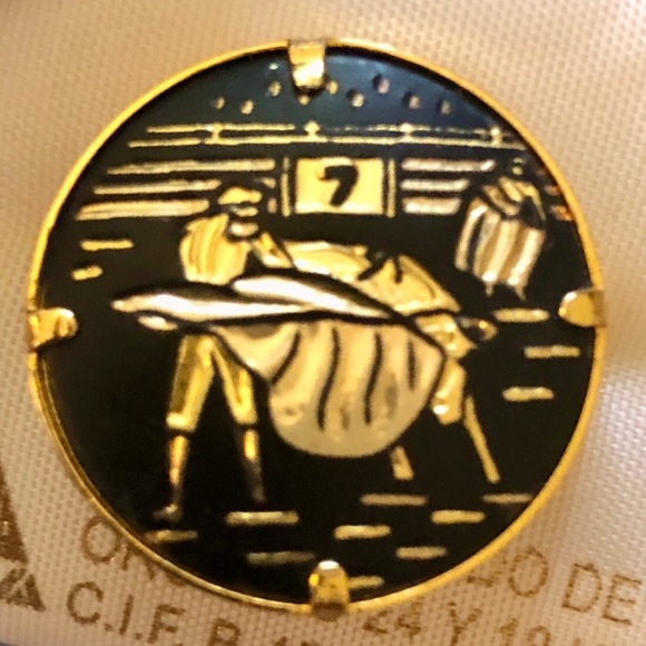 Vintage Jewelry - NWT Vintage Damasquinado de Toledo 24K and 18K Gold Spanish Bull Fighter Brooch